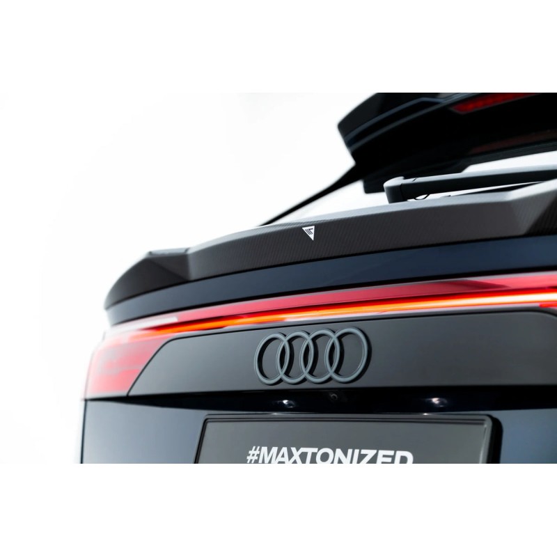 Kit carrosserie carbone Maxton Design Audi RSQ8 Mk1 restylée (2025+) : lame avant, bas de caisse, lame arrière, becquet