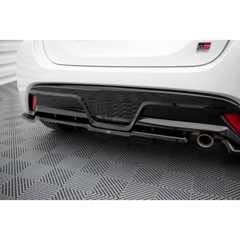 Kit carrosserie Maxton Design Toyota Yaris GR Sport Mk4 (2021+) : lame avant, bas de caisse, lame arrière, becquet