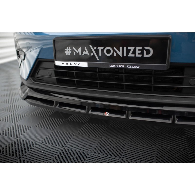 Kit carrosserie Maxton Design Volvo C40 Mk1 (2021+) : lame avant, bas de caisse, lame arrière, becquet