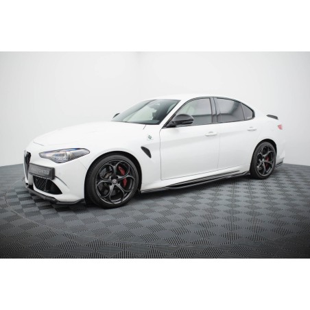 Kit carrosserie Maxton Design Alfa Romeo Giulia Quadrifoglio (2016+) : lame avant, bas de caisse, lames arrière, becquet