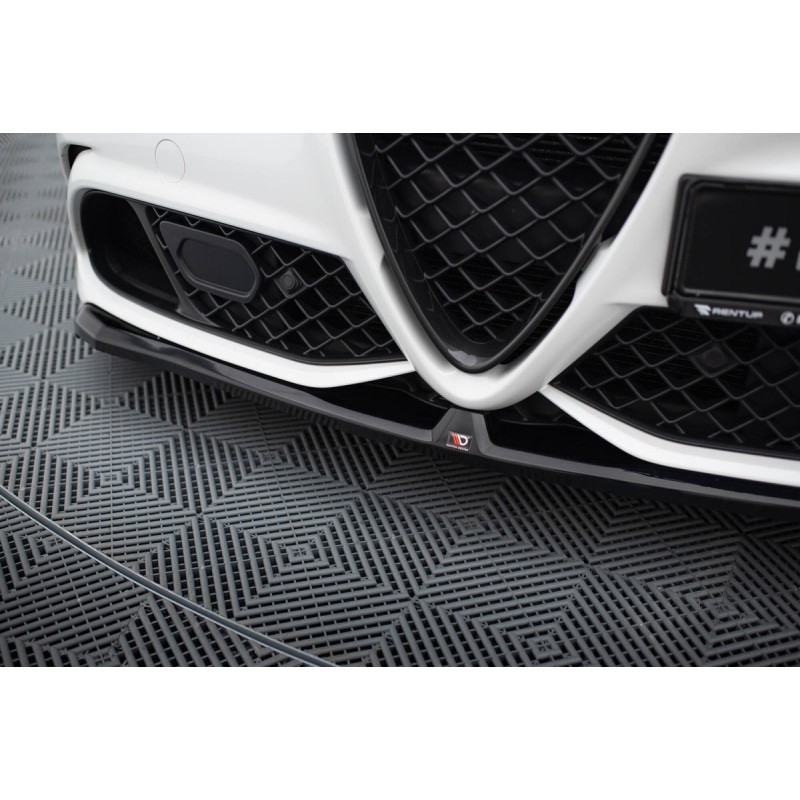 Kit carrosserie Maxton Design Alfa Romeo Giulia Quadrifoglio (2016+) : lame avant, bas de caisse, lames arrière, becquet