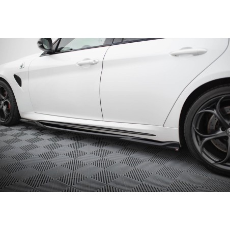 Kit carrosserie Maxton Design Alfa Romeo Giulia Quadrifoglio (2016+) : lame avant, bas de caisse, lames arrière, becquet
