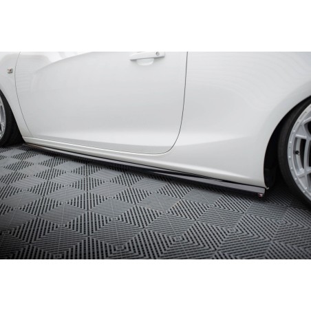 Kit carrosserie Maxton Design Opel Cascada (2013-2019) : lame avant, bas de caisse, lame arrière, becquet