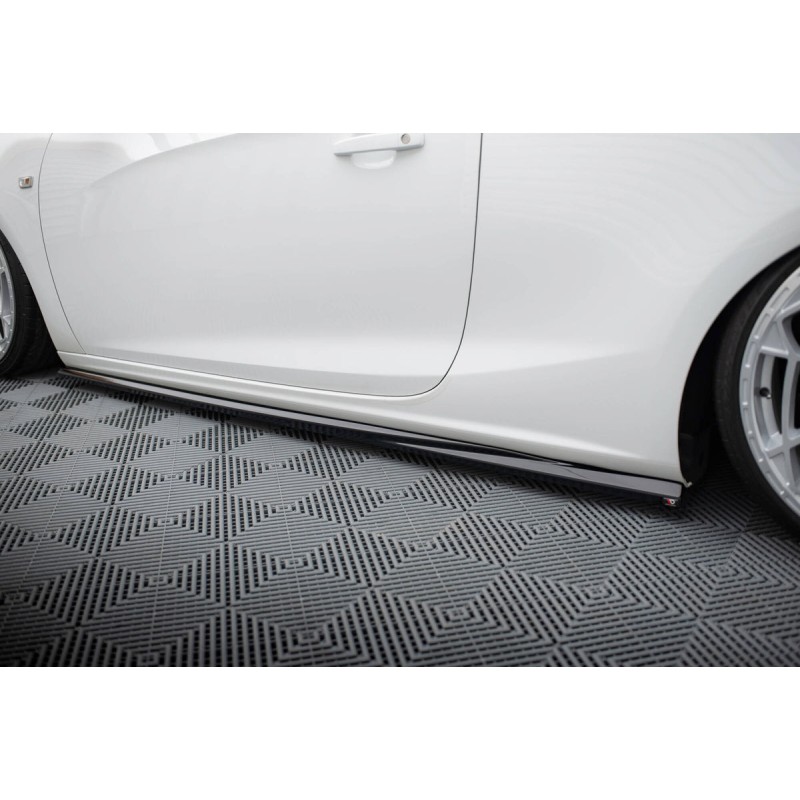 Kit carrosserie Maxton Design Opel Cascada (2013-2019) : lame avant, bas de caisse, lame arrière, becquet