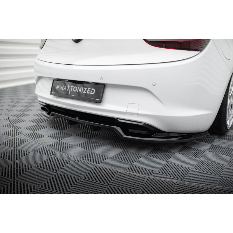 Kit carrosserie Maxton Design Opel Cascada (2013-2019) : lame avant, bas de caisse, lame arrière, becquet