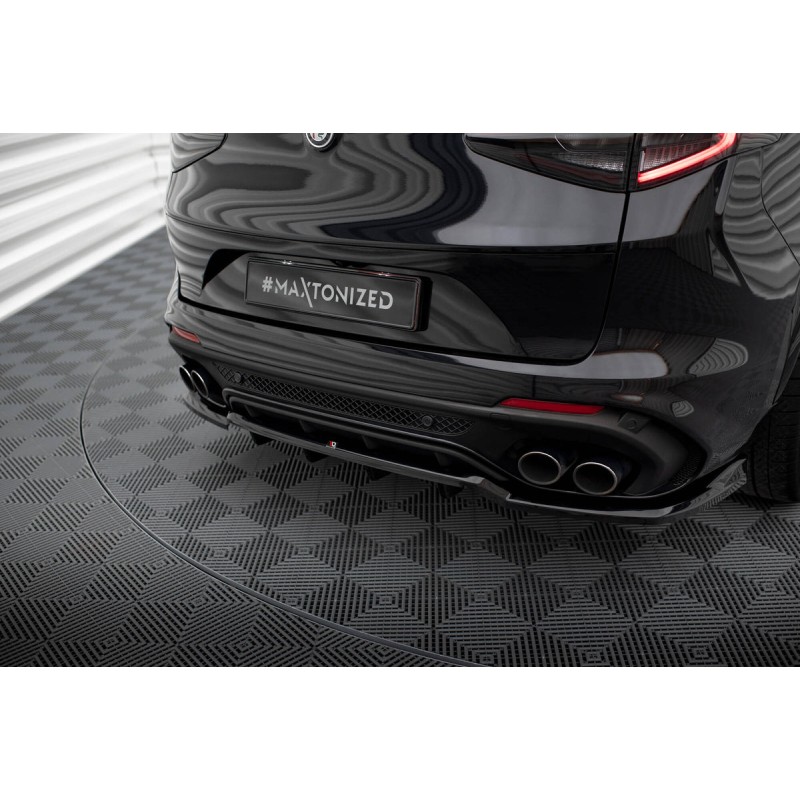 Kit carrosserie Maxton Design Alfa Romeo Stelvio Quadrifoglio Mk1 (2016+) : lame avant, bas de caisse, lame arrière, becquet