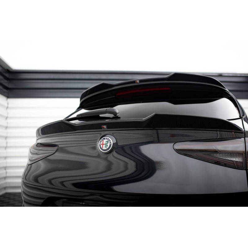 Kit carrosserie Maxton Design Alfa Romeo Stelvio Quadrifoglio Mk1 (2016+) : lame avant, bas de caisse, lame arrière, becquet