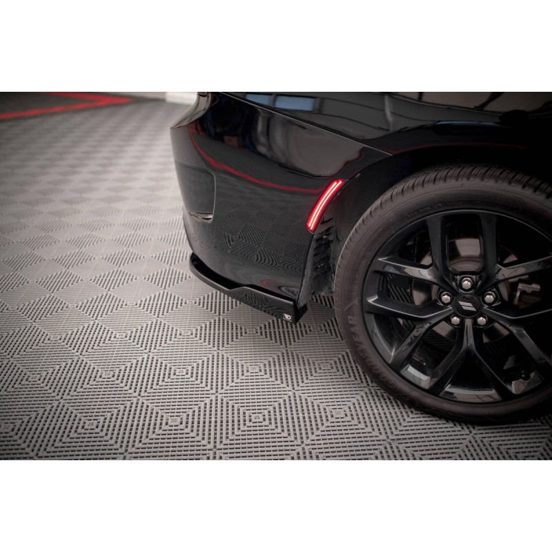 Kit carrosserie Maxton Design Dodge Charger SRT Mk7 restylée (2014-2023) : lame avant, bas de caisse, lames arrière, becquet