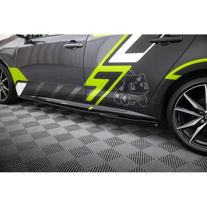Kit carrosserie Maxton Design Toyota Corolla GR Sport Touring Sports Mk12 (2019-2023) : lame avant, bas de caisse, lame arrière
