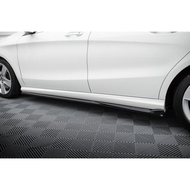 Kit carrosserie Maxton Design Mercedes-Benz CLA C117 restylée (2017-2019) : lame avant, bas de caisse, lame arrière, becquet