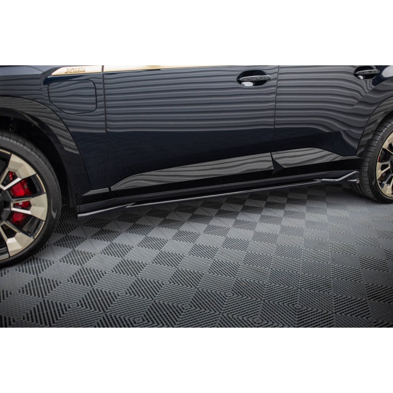 Kit carrosserie Maxton Design BMW XM G09 (2022+) : lame avant, bas de caisse, lame arrière, becquet